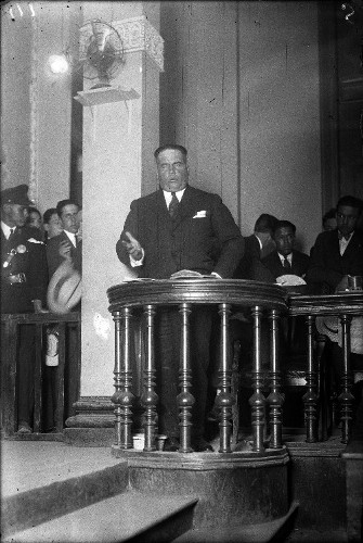Imagen de Federico Sodi Romero haciendo uso de la palabra, tras el atril, durante un juicio en juzgados de la cárcel de Belén (propio)