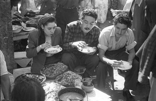 Imagen de Pareja come tacos en la Villa de Guadalupe (atribuido)