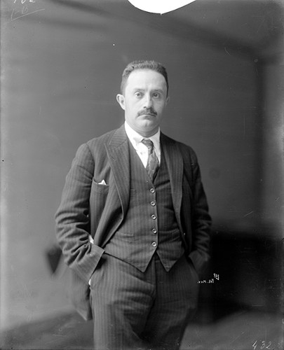 Imagen de José Vasconcelos, Secretario de Educación Pública, retrato (atribuido)