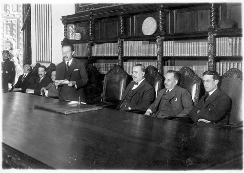 Imagen de Obregón y Vasconcelos en la inauguración de la Biblioteca Iberoamericana (atribuido)
