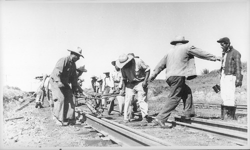 Imagen de Braseros colocando vías de ferrocarril (atribuido)