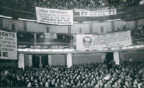 Imagen de Asistentes al congreso feminista (atribuido)