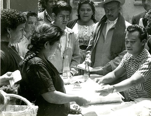 Imagen de Mujeres ejerciendo el voto (atribuido)