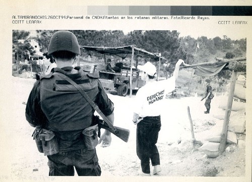 Imagen de Personal de la CNDH atentos a los reténes militares (propio)