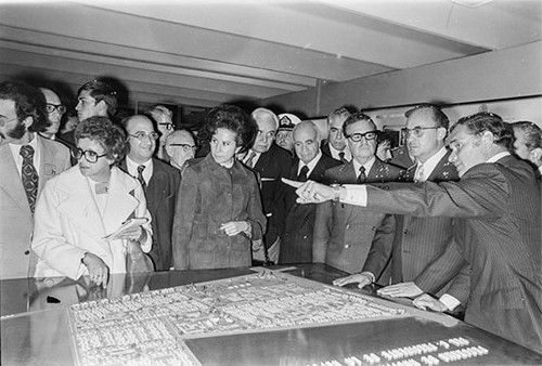 Imagen de Visita oficial del presidente de Chile, Salvador Allende, a la Ciudad de México. Inauguración de la Unidad Habitacional Vicente Guerrero, Iztapalapa, Ciudad de México (atribuido)