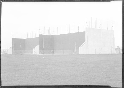 Imagen de Varios aspectos de la construcción y estado actual del Campo deportivo Venustiano Carranza