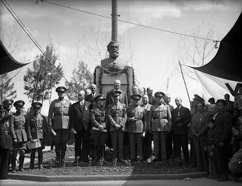 Imagen de Ceremonia y homenaje a Venustiano Carranza (propio)