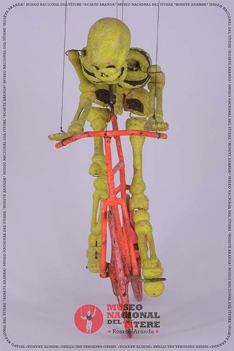 Imagen de Calavera con bicicleta (atribuido)