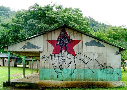 Imagen de Puño zapatista (propio)