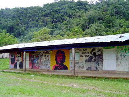 Imagen de Zapata, el Che y las mujeres del mundo (propio)