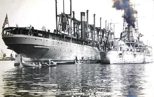 Imagen de Desembarco de marinos norteamericanos (atribuido)