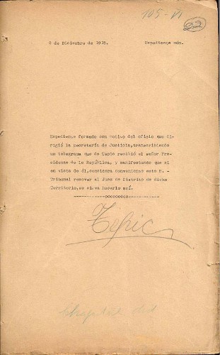 Imagen de Expediente 61242/1913 formado con motivo del oficio que dirigió la Secretaría de Justicia, transcribiendo un telegrama que recibió de Tepic el señor presidente de la república, manifestando que si en vista de él, considera conveniente este H. Tribunal remover al Juez de Distrito de dicho territorio, se sirva hacerlo así (atribuido)