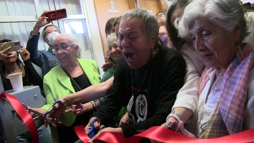 Imagen de Sobrevivientes del 68 y de la "Guerra Sucia", en la apertura de las celdas del “Sitio de Memoria Antigua Cárcel de Mujeres Santa Martha Acatitla” (atribuido)