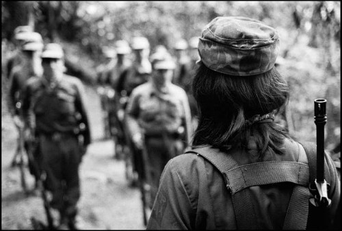 Imagen de Integrantes de las Organización del Pueblo en Armas (ORPA), en formación militar (propio)