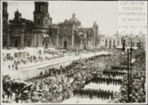 Imagen de La infantería desfilando frente al Palacio Nacional (atribuido)