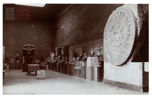 Imagen de "General view, Main room, National Museum. Mexico"