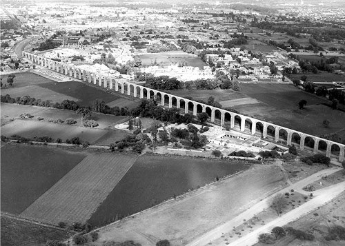 Imagen de Vista aérea del acueducto de Querétaro construido en la época colonial (propio)