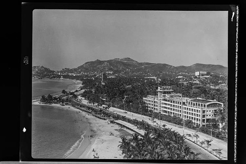 Imagen de Fotografía del paisaje turístico: Hotel Papagayo en Acapulco, Guerrero (atribuido)
