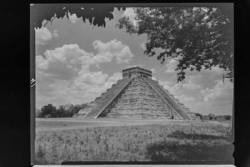 Imagen de Templo de Kukulkán en la zona arqueológica de Chichen Itzá, Yucatán (atribuido)
