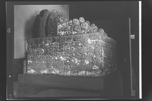 Imagen de Altar o Mausoleo de los Siglos en el Museo Nacional de Antropología e Historia (atribuido)
