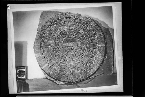 Imagen de Piedra del Sol o Calendario Azteca en el Museo Nacional de Antropología e Historia (atribuido)
