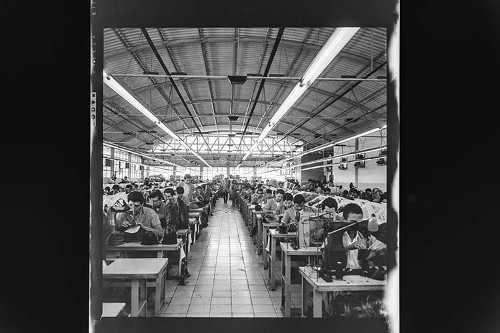 Imagen de Fotografía publicitaria, industrialización en la ciudad de Guadalajara, México (atribuido)