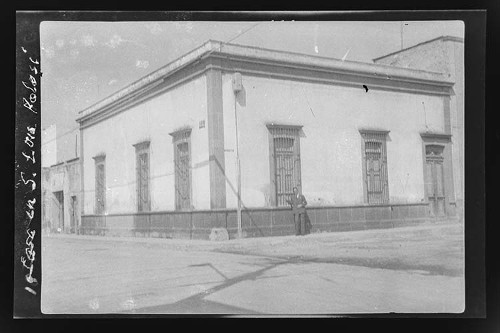 Imagen de Fotografía de arquitectura civil, Casa en San Luis Potosí (atribuido)