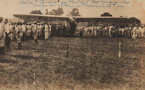 Imagen de Avión "Ciudad de Mérida" que inauguró el campo de aterrizaje Buenavista en la Ciudad de San Francisco de Campeche (atribuido)