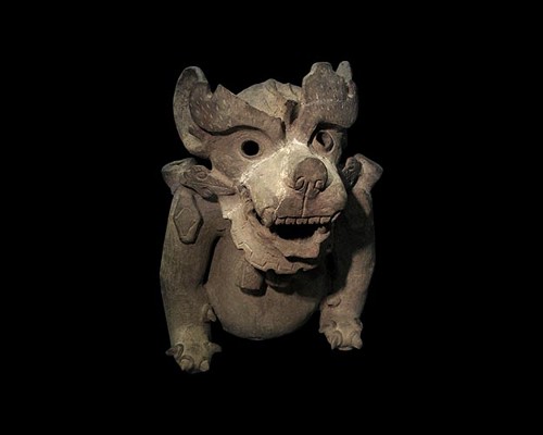 Imagen de Urna zapoteca que representa al dios murciélago (propio)
