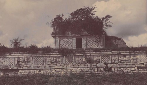 Imagen de Chichén Itzá II: empel, Stelen, Steinfiguren / Yucatán