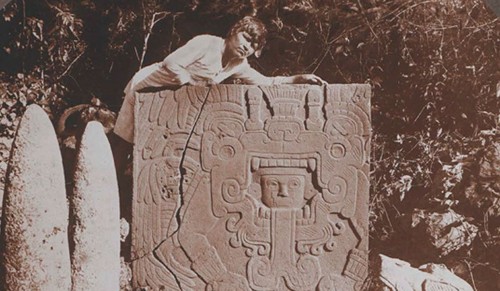 Imagen de Chichén Itzá III: Tempel, Stelen, Steinfiguren / Yucatán