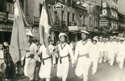 Imagen de Desfile de la colonia china en calles del centro de la Ciudad de México (atribuido)