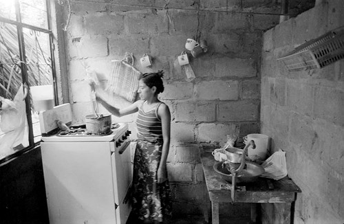 Imagen de Mujer Chontal cocinando (propio)