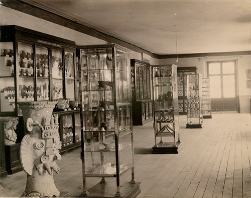 Imagen de Sala de arqueología del Antiguo Museo Nacional, interior (atribuido)