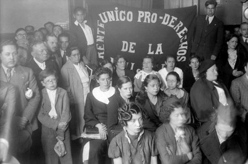 Imagen de Miembros del Frente Unico Pro-derechos de la mujer (atribuido)