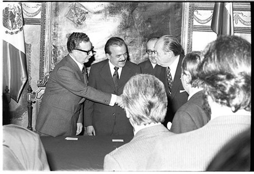 Imagen de Visita oficial del presidente de Chile, Salvador Allende, a la Ciudad de México. Salón de cabildos del Antiguo Palacio del Ayuntamiento (atribuido)
