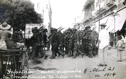 Imagen de Infantería yanqui ocupando la comandancia militar, Veracruz (atribuido)