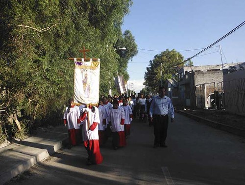 Imagen de Monaguillos al frente de la procesión (atribuido)