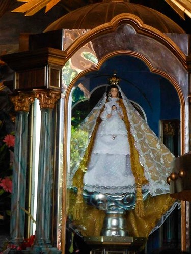 Imagen de Nuestra Señora de los Remedios, en su camarín (atribuido)