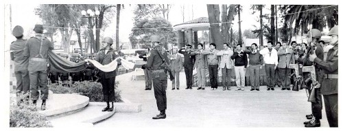 Imagen de 33 Aniversario de la instalación del 1er. Ayuntamiento de Tecate. Izamiento de la Bandera Nacional (atribuido)