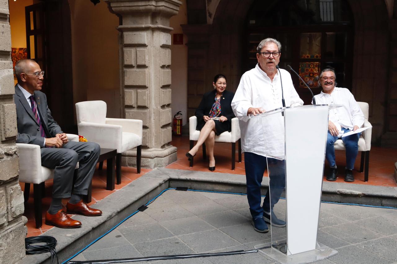 Inauguración de la exposición <i>En el Fondo, no todo son letras</i>, en el Museo de la Cancillería. Palabras del director general del <span style="font-variant:small-caps;">fce</span>, Paco Ignacio Taibo II.