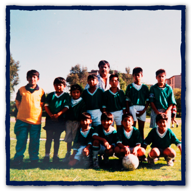 <div class='box-txt-carrusel'>
                                             <div class='pie-foto-box'>
                                                 <p class='txt-carrusel'>Futbol.</p>
                                             </div> 
                                            <div class='ObjetoDigital'>
                                                    <a href='//memoricamexico.gob.mx/swb/memorica/Cedula?oId=9bQ2AJ8BefUxSyutWq_M' target='_blank' class=''>Ir a recurso</a>
                                              </div>  
                                           </div>