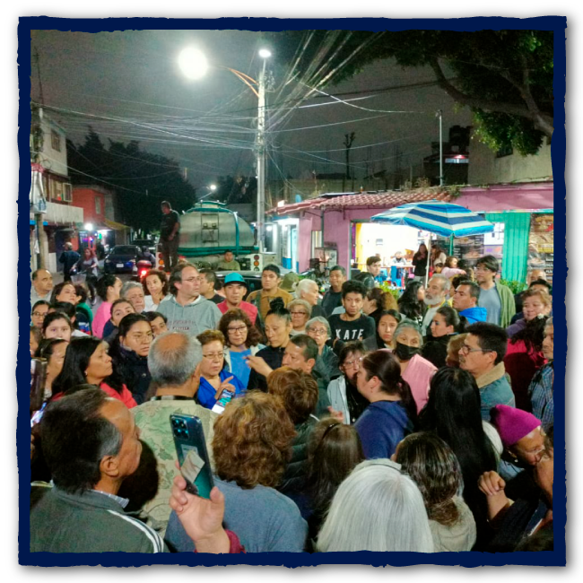 <div class='box-txt-carrusel'>
                                            <div class='pie-foto-box'>
                                            <p class='txt-carrusel'>Vecinos increpan a autoridades por falta de agua. </p>
                                             </div>
                                              <div class='ObjetoDigital'>
                                                    <a href='//memoricamexico.gob.mx/swb/memorica/Cedula?oId=RaYyAJ8B-NpXuE3meg5T' target='_blank' class=''>Ir a recurso</a>
                                              </div>  
                                           </div>