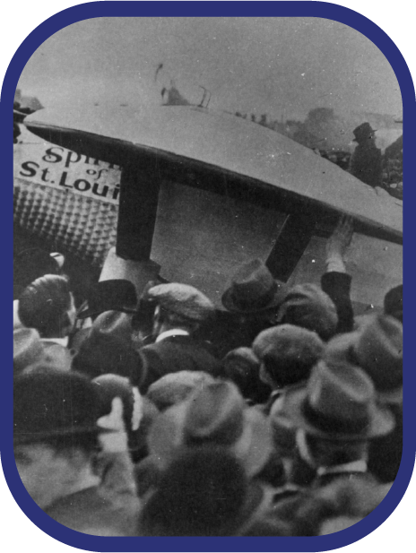 Señora Evangelina Land de Lindbergh a su llegada a los Campos de Balbuena, 1927