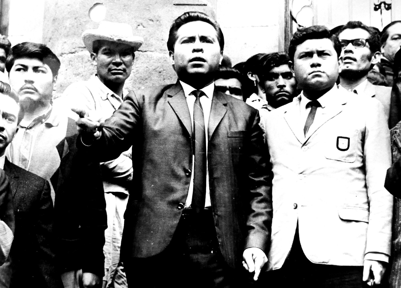 Protesta en contra del diputado Guillermo González Martínez por estudiantes del estado de Guerrero, 29 de agosto de 1967, Cámara de Diputados, Distrito Federal. DFS, Guerrero, AGN.