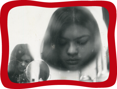  <div class='box-txt-carrusel'>
                                             <div class='pie-foto-box'>
                                               <p class='txt-carrusel'>LH, <i>Autorretrato</i>, <i>ca</i>. 1972.</p>
                                             </div>
                                                 <div class='ObjetoDigital'>
                                                       <a href='//memoricamexico.gob.mx/swb/memorica/Cedula?oId=DoL2N5cBLy2m8rnpoClX' target='_blank' class=''>Ir a recurso</a>
                                                 </div>  
                                              </div>