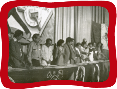 <div class='box-txt-carrusel'>
                                            <div class='pie-foto-box'>
                                                     <p class='txt-carrusel'>LH, <i>Valentín Campa presidiendo una reunión del Partido Socialista de los Trabajadores</i>, <i>ca</i>. 1980.</p>
                                                 </div> 
                                                 <div class='ObjetoDigital'>
                                                    <a href='//memoricamexico.gob.mx/swb/memorica/Cedula?oId=PIL2N5cBLy2m8rnpoinX' target='_blank' class=''>Ir a recurso</a>
                                                 </div>  
                                             </div>