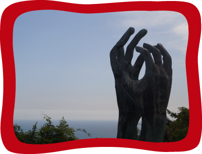 <div class='box-txt-carrusel'>
                                           <div class='pie-foto-box'>
                                                     <p class='txt-carrusel'>LH, <i>Escultura Punta de la Cima. Manos, Cruz y Capilla Trouyet</i>, 2015.</p>
                                                 </div> 
                                                 <div class='ObjetoDigital'>
                                                    <a href='//memoricamexico.gob.mx/swb/memorica/Cedula?oId=VoL2N5cBLy2m8rnpoynn' target='_blank' class=''>Ir a recurso</a>
                                                 </div>  
                                             </div>