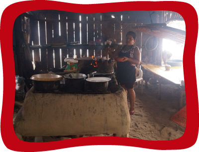 <div class='box-txt-carrusel'>
                                            <div class='pie-foto-box'>
                                                     <p class='txt-carrusel'>LH, <i>Cocinera, Río Bocana. Pie de la Cuesta, Coyuca de Benítez</i>, 2015.</p>
                                                 </div> 
                                                 <div class='ObjetoDigital'>
                                                    <a href='//memoricamexico.gob.mx/swb/memorica/Cedula?oId=V4L2N5cBLy2m8rnpoynx' target='_blank' class=''>Ir a recurso</a>
                                                 </div>  
                                             </div>