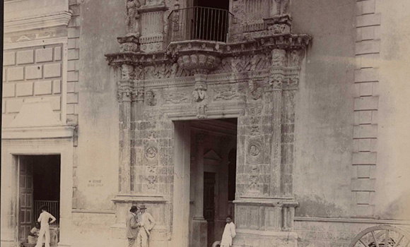 <h4 class='amarillo'></h4>
                           
                            <br>
                            <b>Fotos ciudad de Mérida (Maler)</b><br><br>
                            Casa del conquistador Francisco Montejo, Mérida, Yucatán. Imagen 3 del pdf.
                            <br>
                            <br>
                           
                            <a href='//memoricamexico.gob.mx/swb/memorica/Cedula?oId=m1W4rHsBz6zaYO7D3DXU' target='_blank' class='ObjetoDigital'>Recurso digital</a>
                            